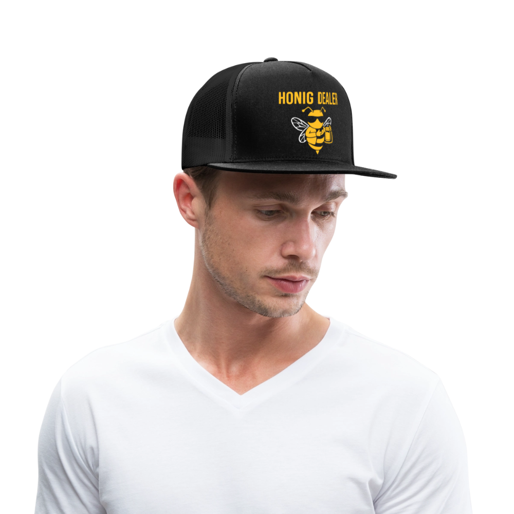 Honig Dealer Trucker-Cap in Schwarz/Schwarz – getragen