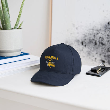 Honig Dealer Baseballcap in Navy – auf dem Schreibtisch
