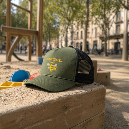 Honig Dealer Kinder-Trucker-Cap in Oliv/Schwarz – im Freien