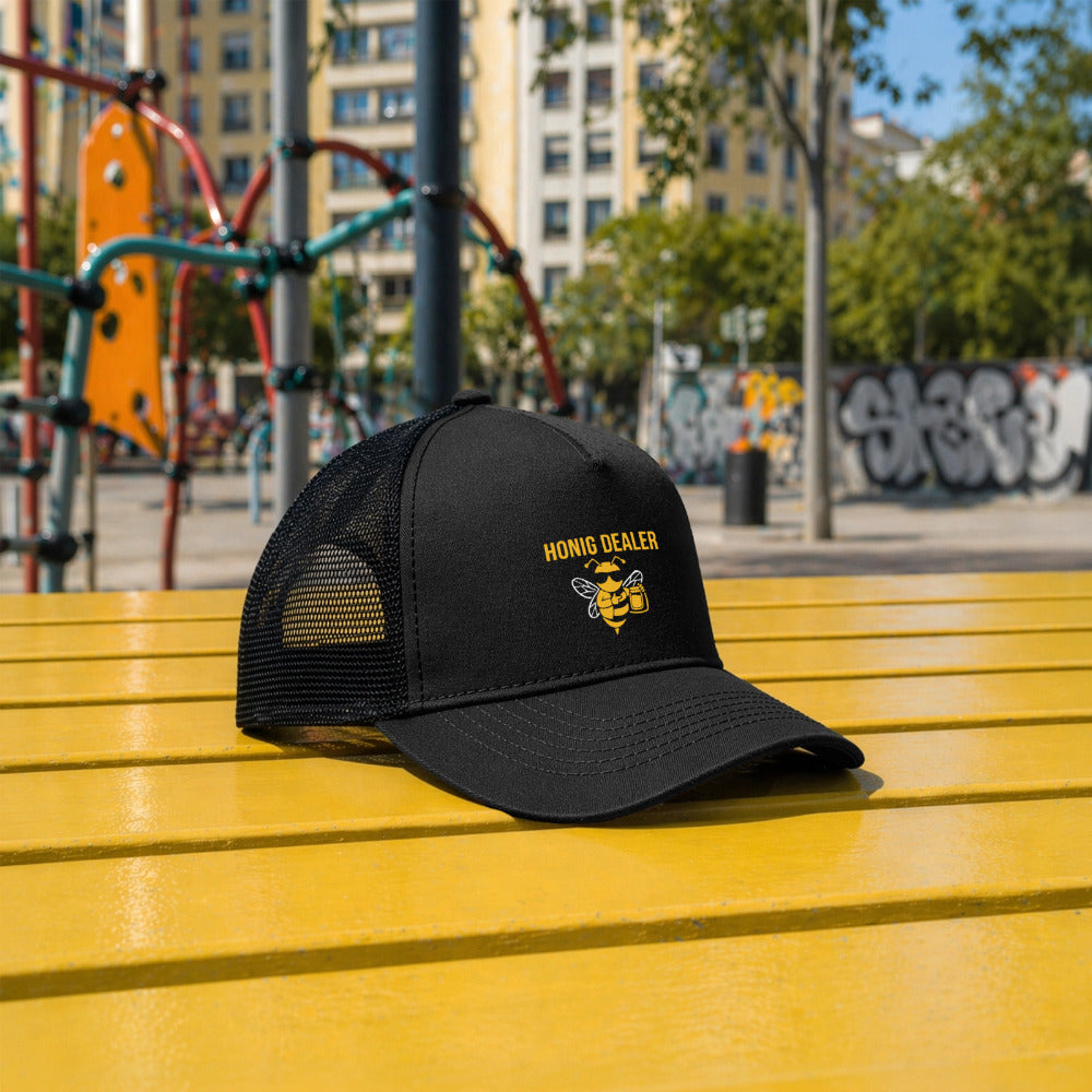 Honig Dealer Kinder-Trucker-Cap in Schwarz/Schwarz – im Freien