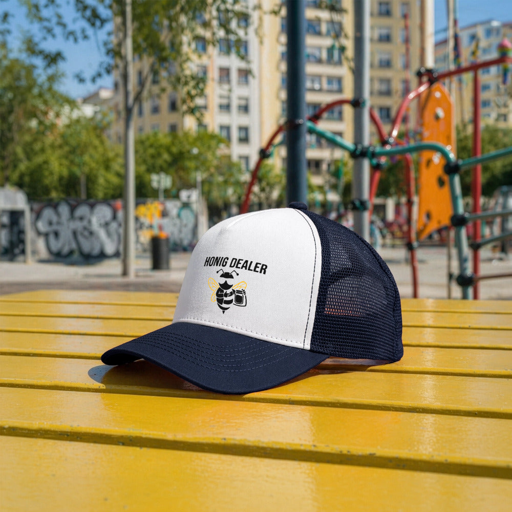 Honig Dealer Kinder-Trucker-Cap in Weiß/Navy – im Freien