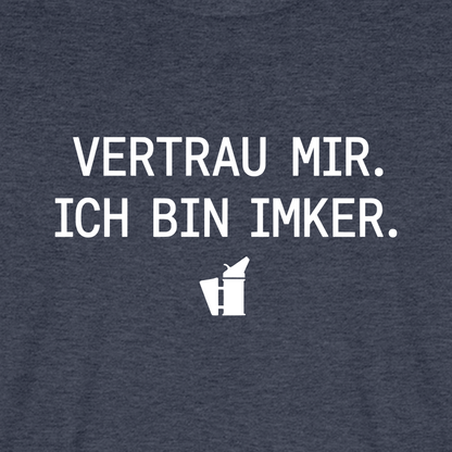 IMKER Smoker Expertenmodus T-Shirt in Jeansblau – Druck im Detail