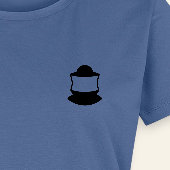 IMKERIN Code Bravo T-Shirt in Steinblau – Druck im Detail