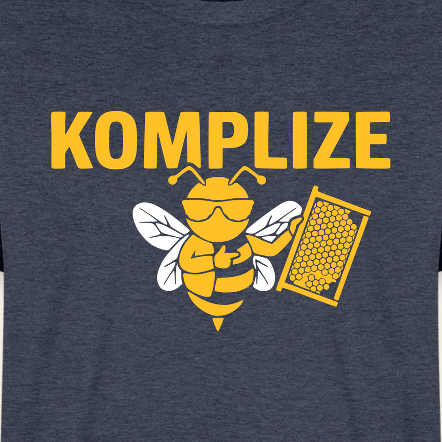Komplize T-Shirt in Jeansblau – Druck im Detail