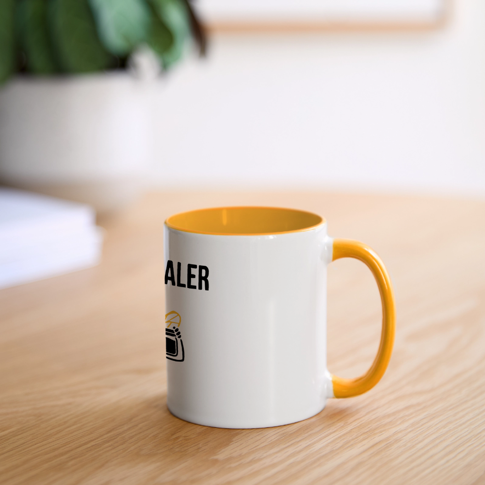 Honig Dealer Tasse in Weiß/Gelb – auf dem Schreibtisch